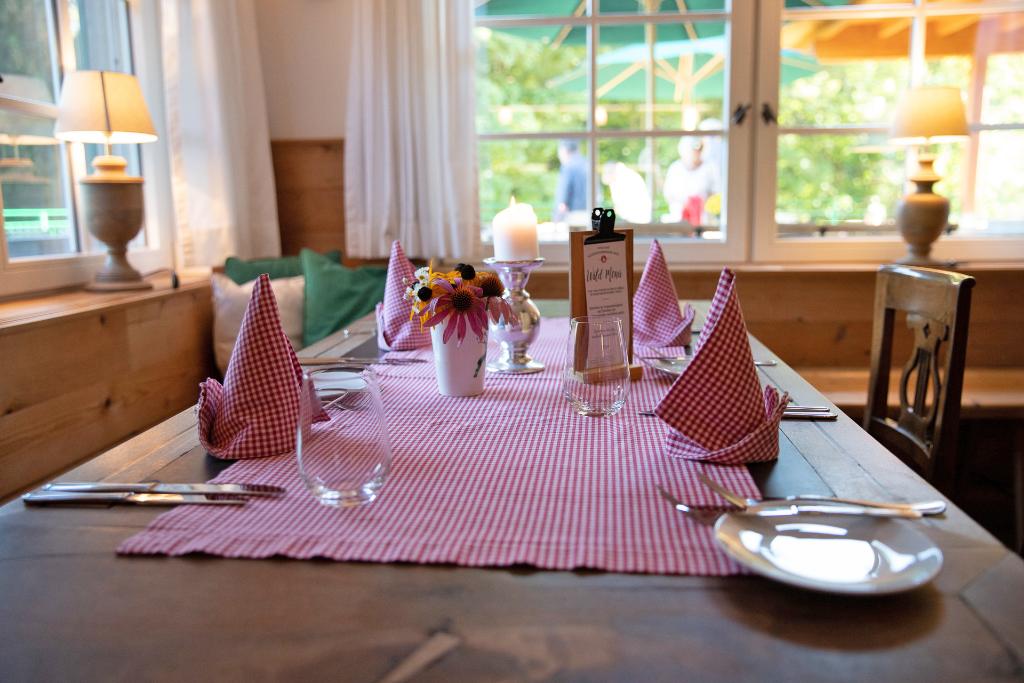 Restaurant Schenkenberger Hof in Emmingen-Liptingen