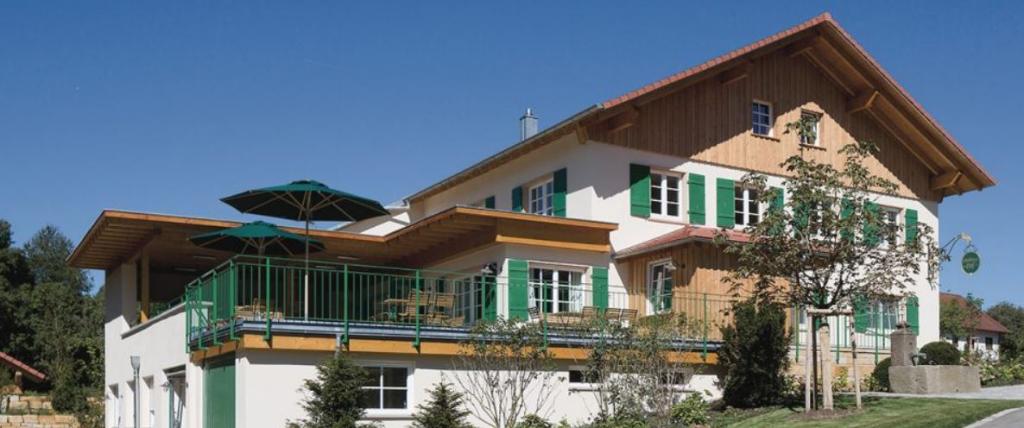 Restaurant Schenkenberger Hof in Emmingen-Liptingen