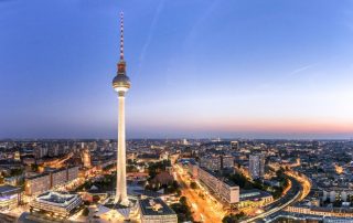 Berlin im Abendrot mit Blick auf den Fernsehturm