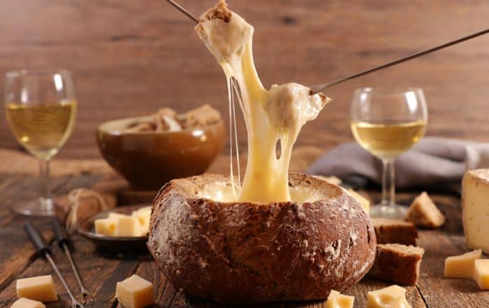 Fondue im Brotleib