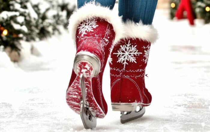 Schlittschuhe_rot - Eisschuhlaufen in der Natur