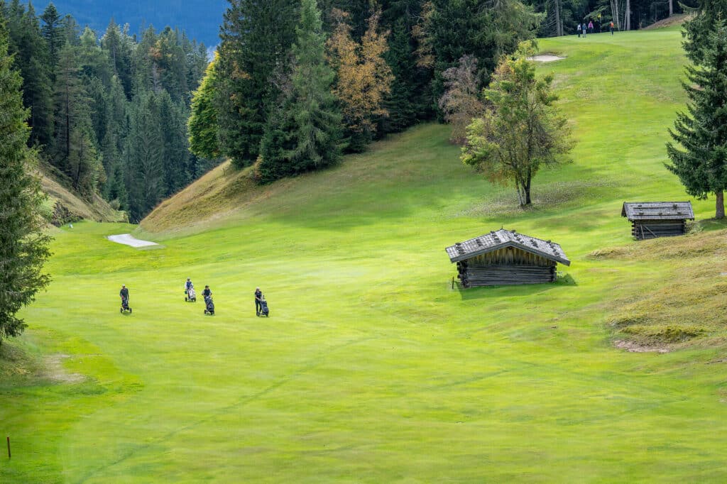 4 Golfer auf dem Golfplatz bei Seefeld in Tirol