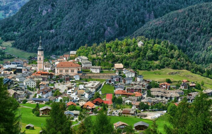 Kastelruth von oben, Südtirol, Norditalien