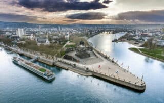 Wolken über dem Deutschen Eck in Koblenz - schlechtes Wetter in Koblenz